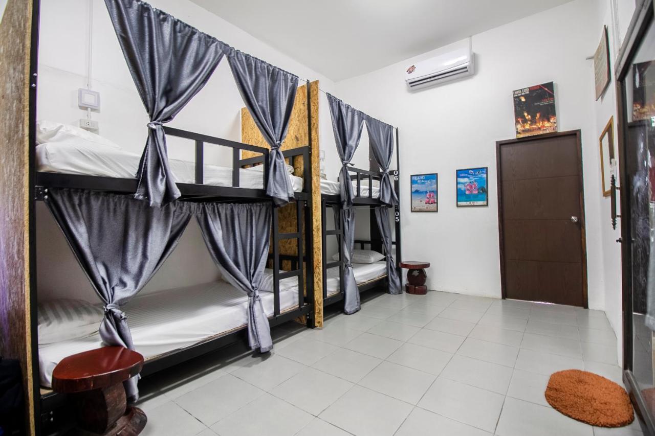 T & T Hostel Kanchanaburi Buitenkant foto