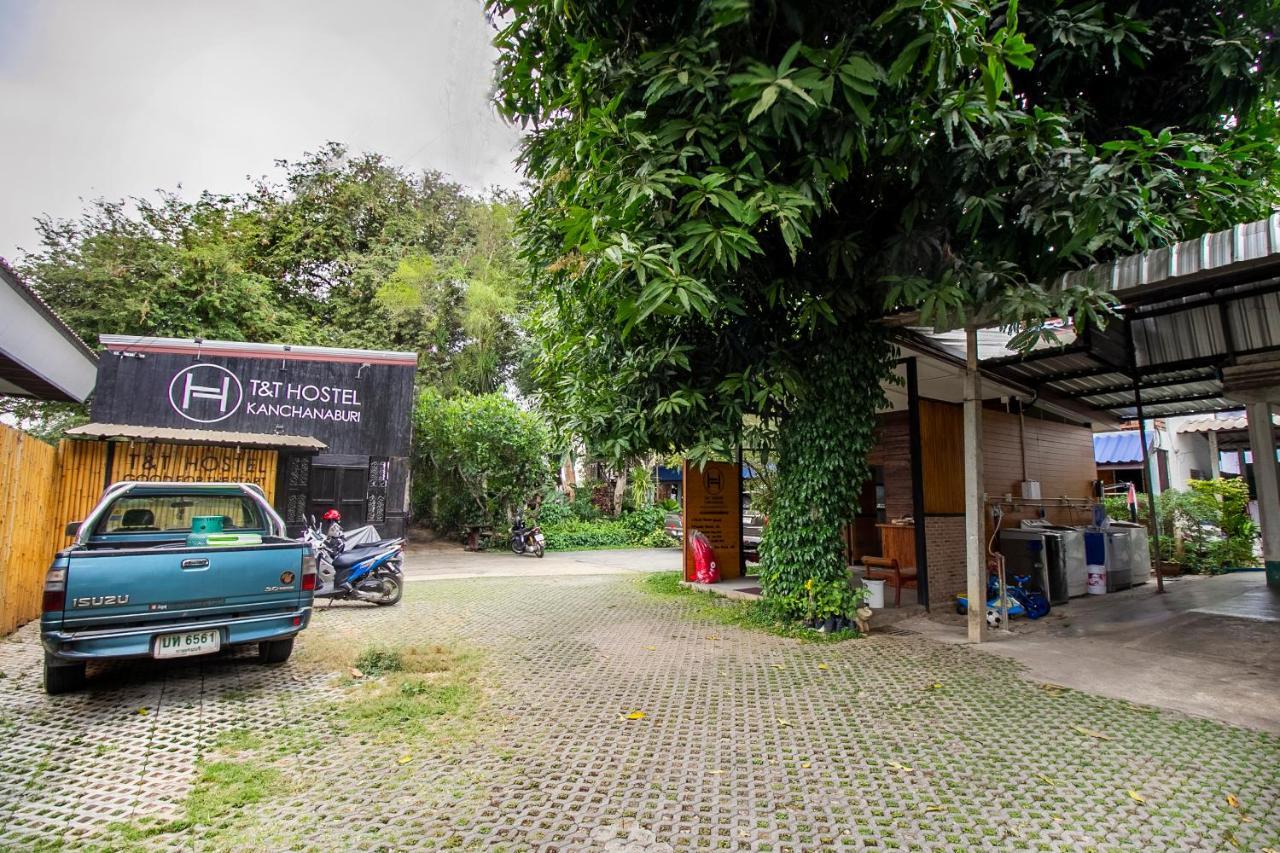 T & T Hostel Kanchanaburi Buitenkant foto