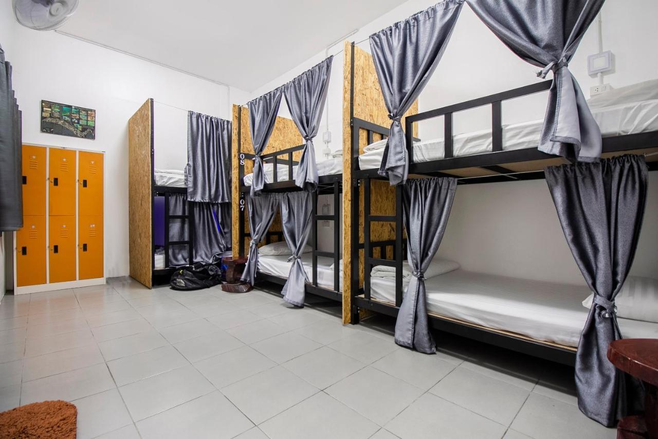 T & T Hostel Kanchanaburi Buitenkant foto
