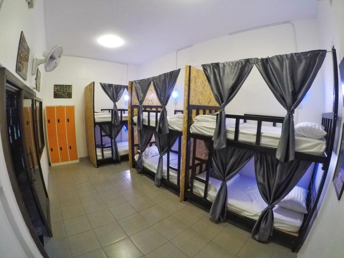 T & T Hostel Kanchanaburi Buitenkant foto